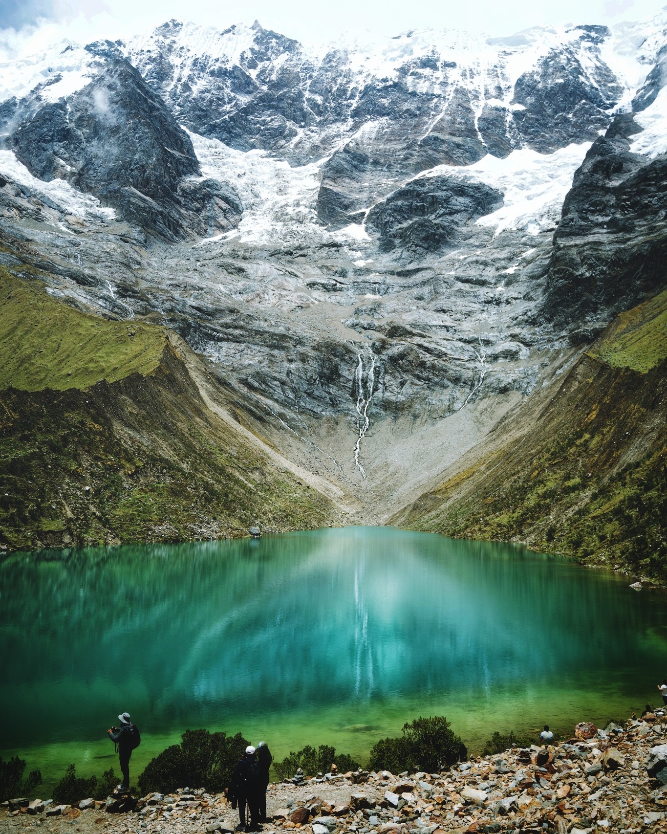Turquoise waters of Humantay